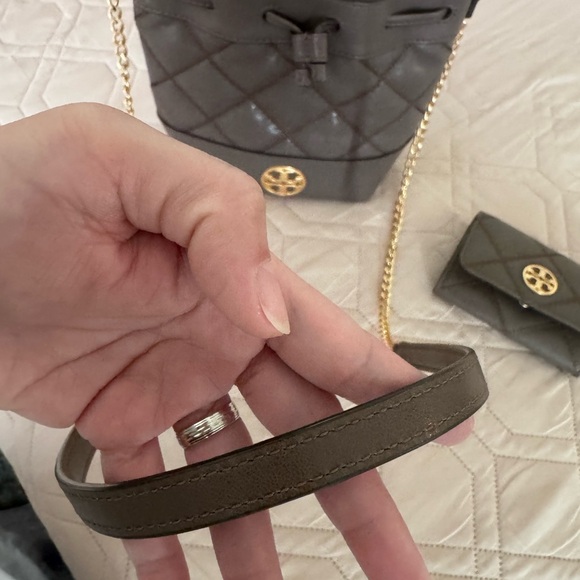 Pre-used Authentic Tory Burch Brown Quilted Crossbody Bag with free card wallet - Picture 2 of 8